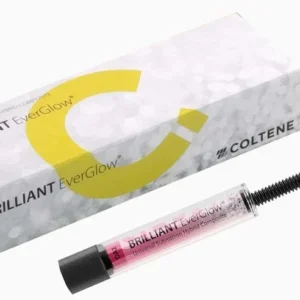 BRILLIANT EverGlow™ Spritze OA2 vor Verpackung mit gelbem Logo.